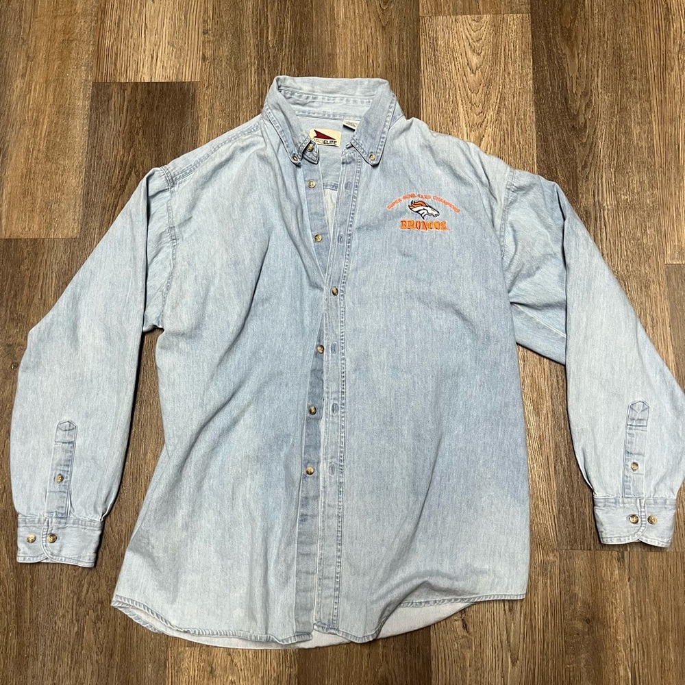 Vintage XL  Denver Broncos Super Bowl XXXII Champions long sleeve button shirt